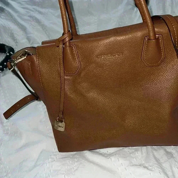 Michael Kors bag luggage color - Picture 5 of 8